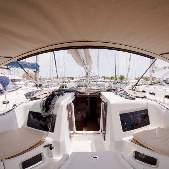 ALQUILRE BARCO VELERO Jeanneau 410. Tomeu website