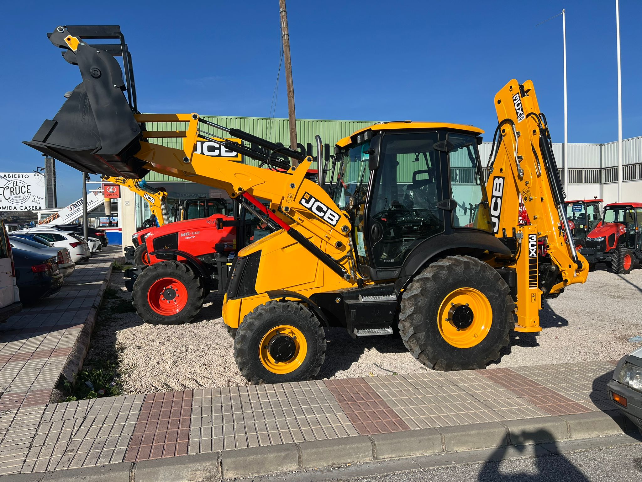 Alquiler de Retroexcavadora 8000 kg website
