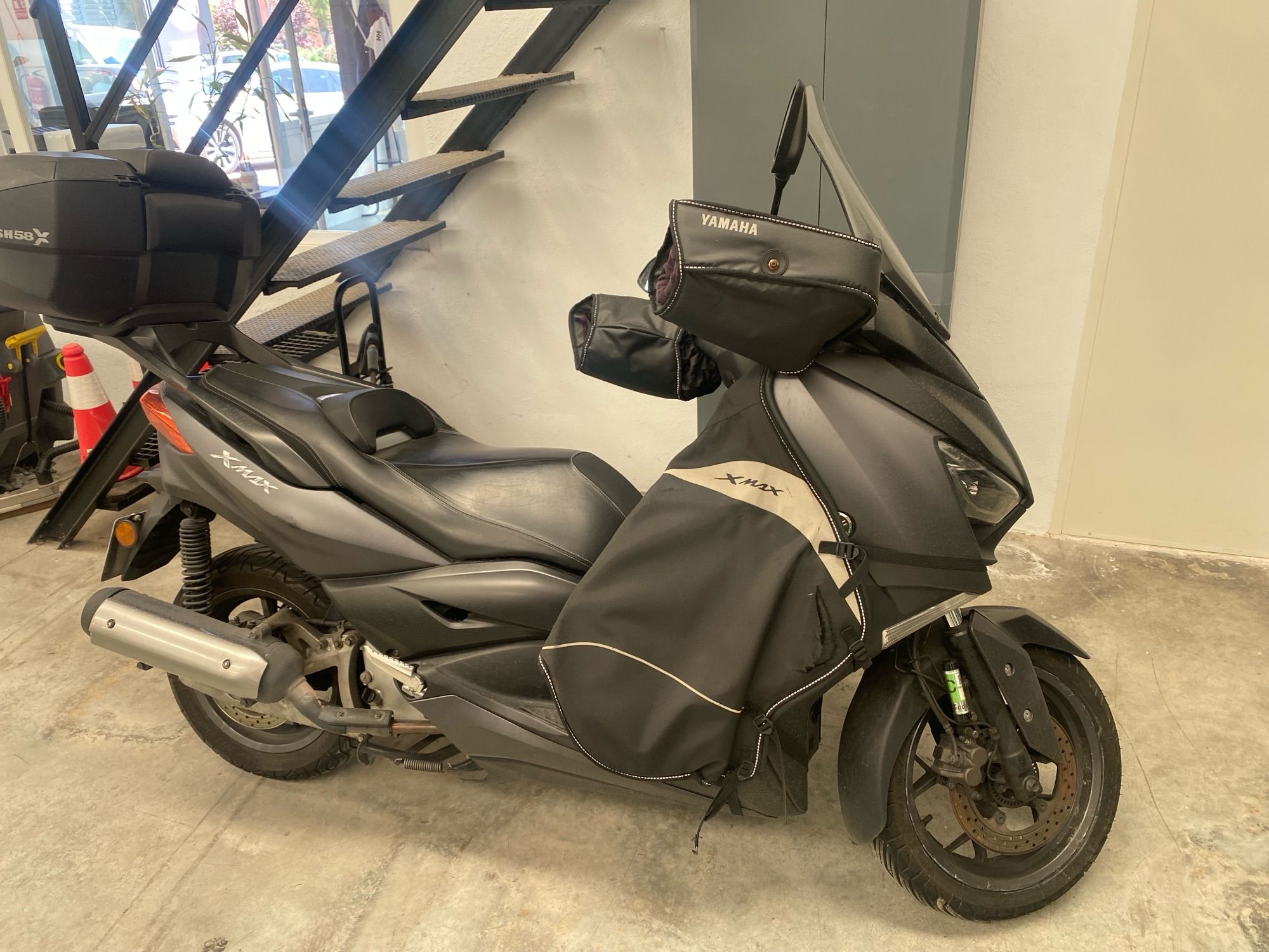 Yamaha X Max 125 en alquiler  website