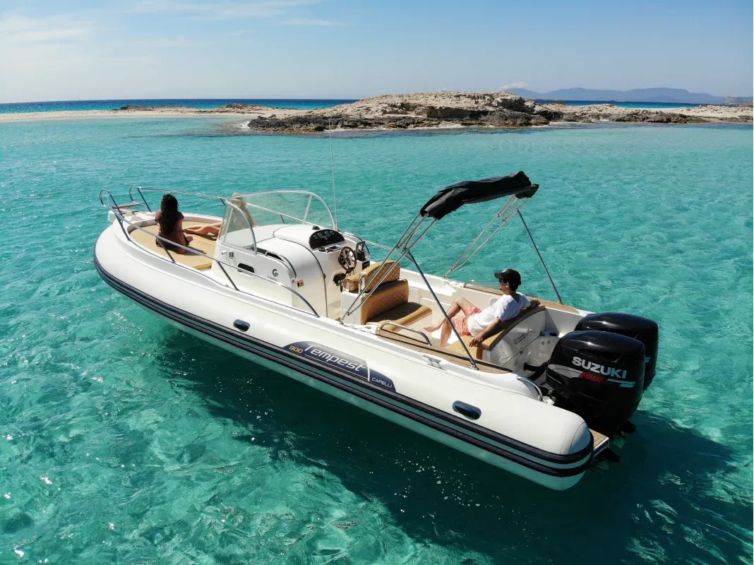 Alquiler Capelli 900 Tempest en Ibiza y Formentera – Barco con o sin Patrón website