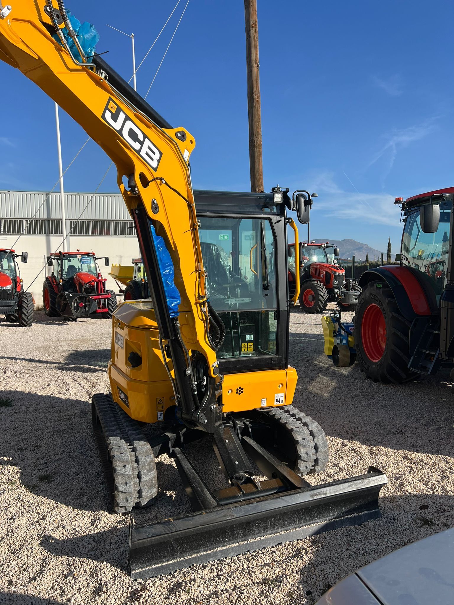 Alquiler de Mini Excavadora 3500 kg  website