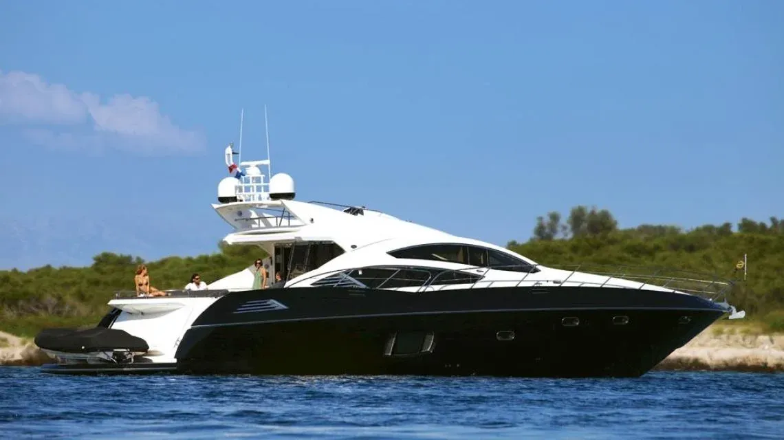 Alquiler de Sunseeker Predator 74 BLACK JAX en Ibiza website