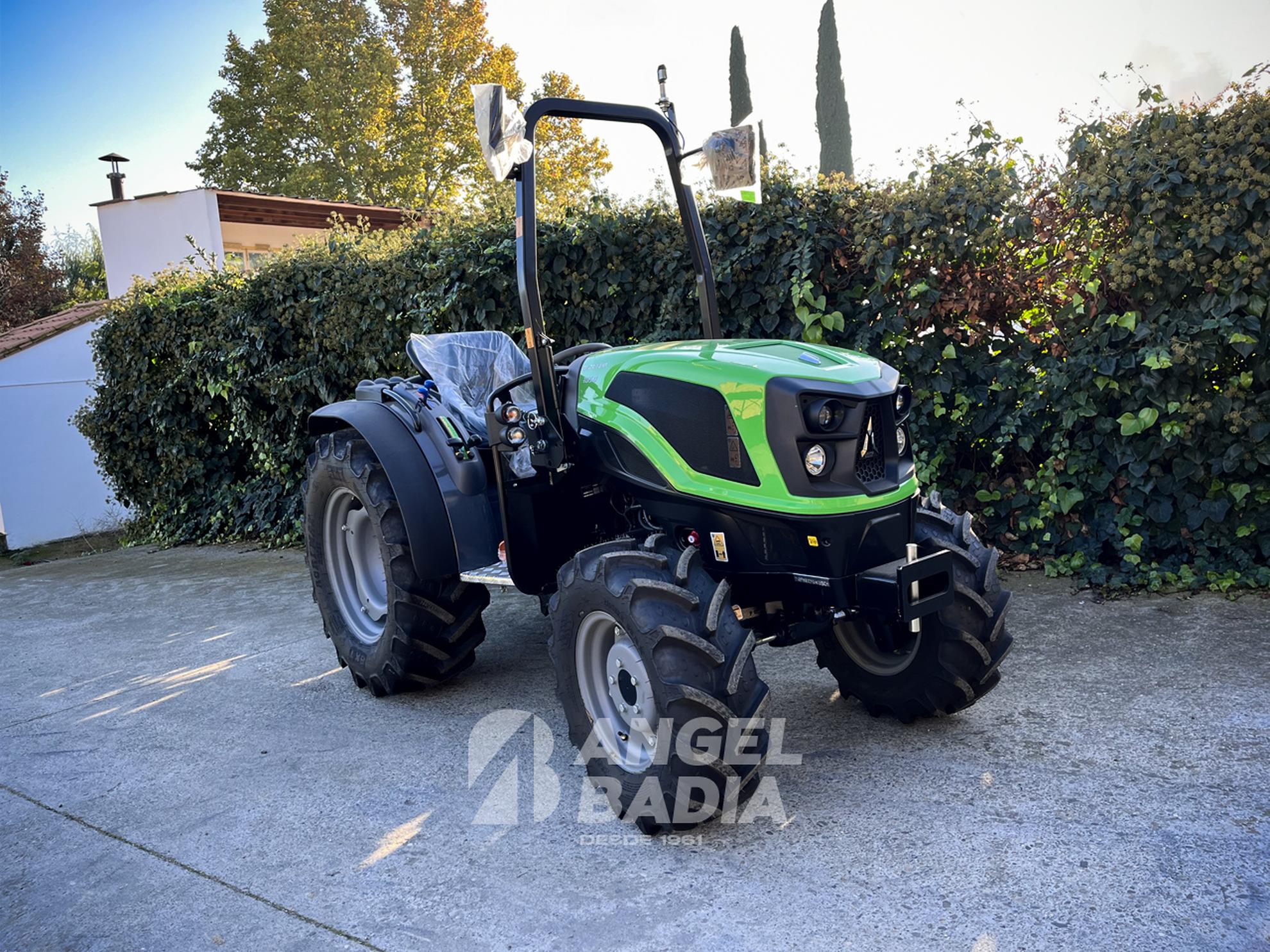 Alquiler tractor DEUTZ-FAHR 3050 website