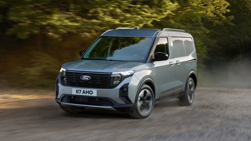 RENTING FORD Transit Courier Kombi website