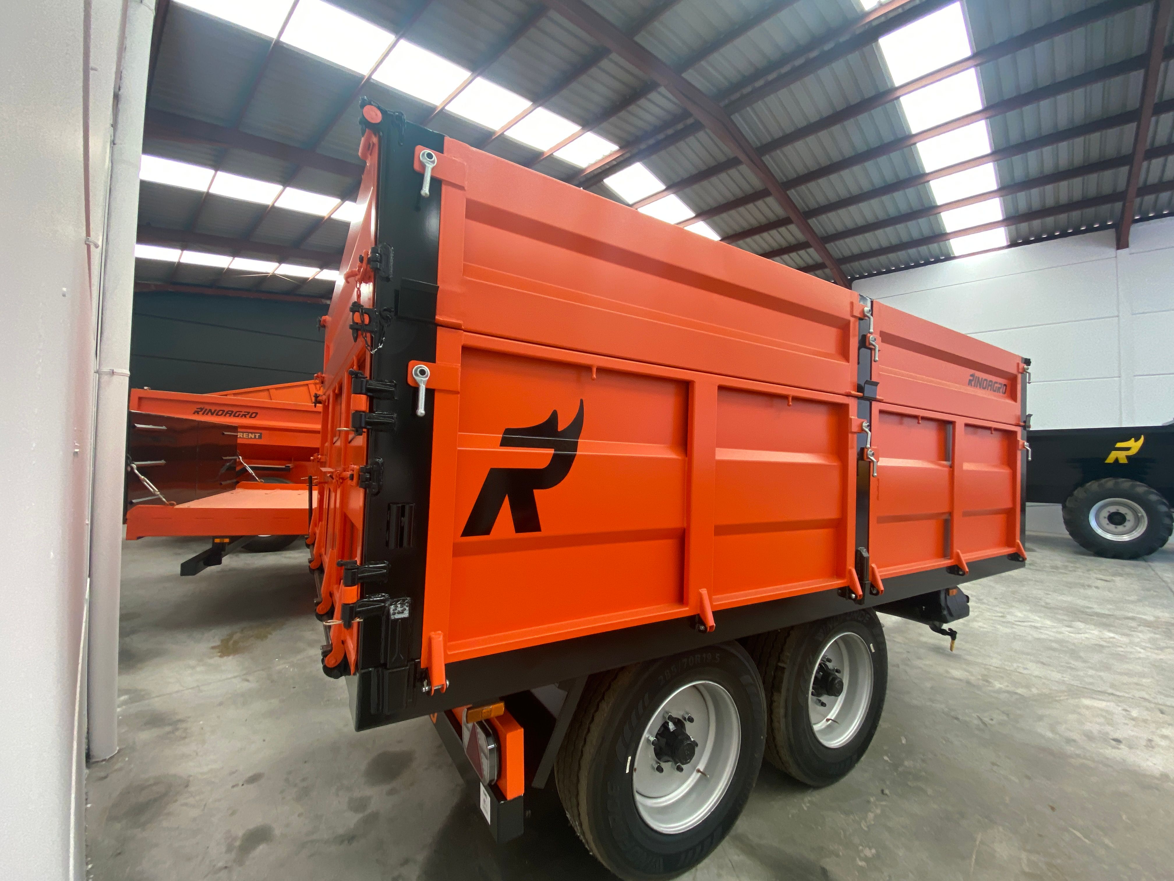 Alquiler de Remolque Agrícola Laterales Tándem 10 TN  website