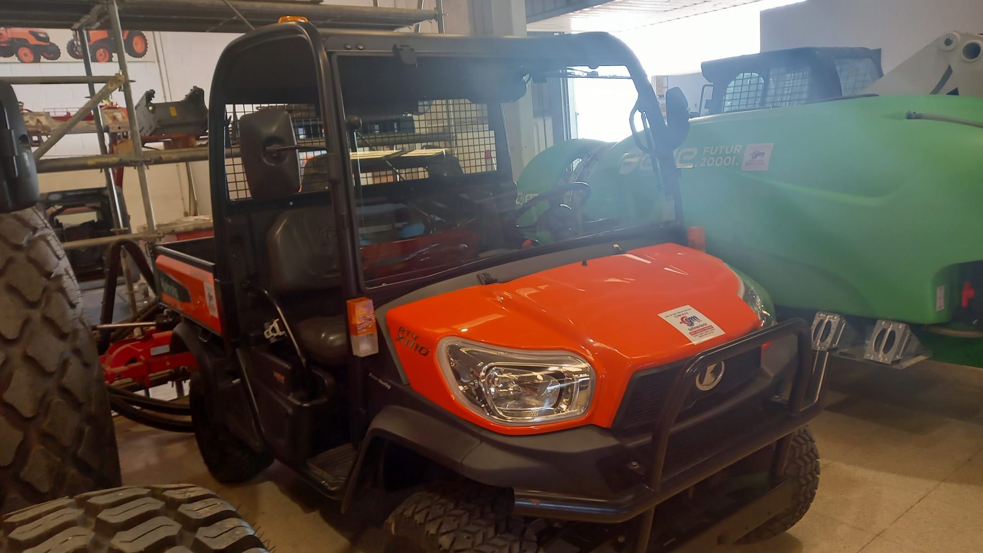 Alquiler UTV Kubota RTV 1110 – Vehículo Todoterreno Profesional para Trabajos en el Campo o la Obra website