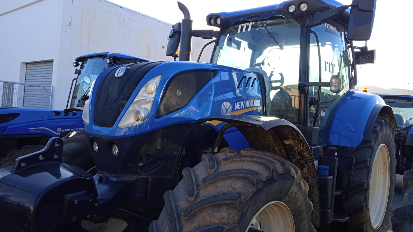 ALQUILER NEW HOLLAND T7 215s website