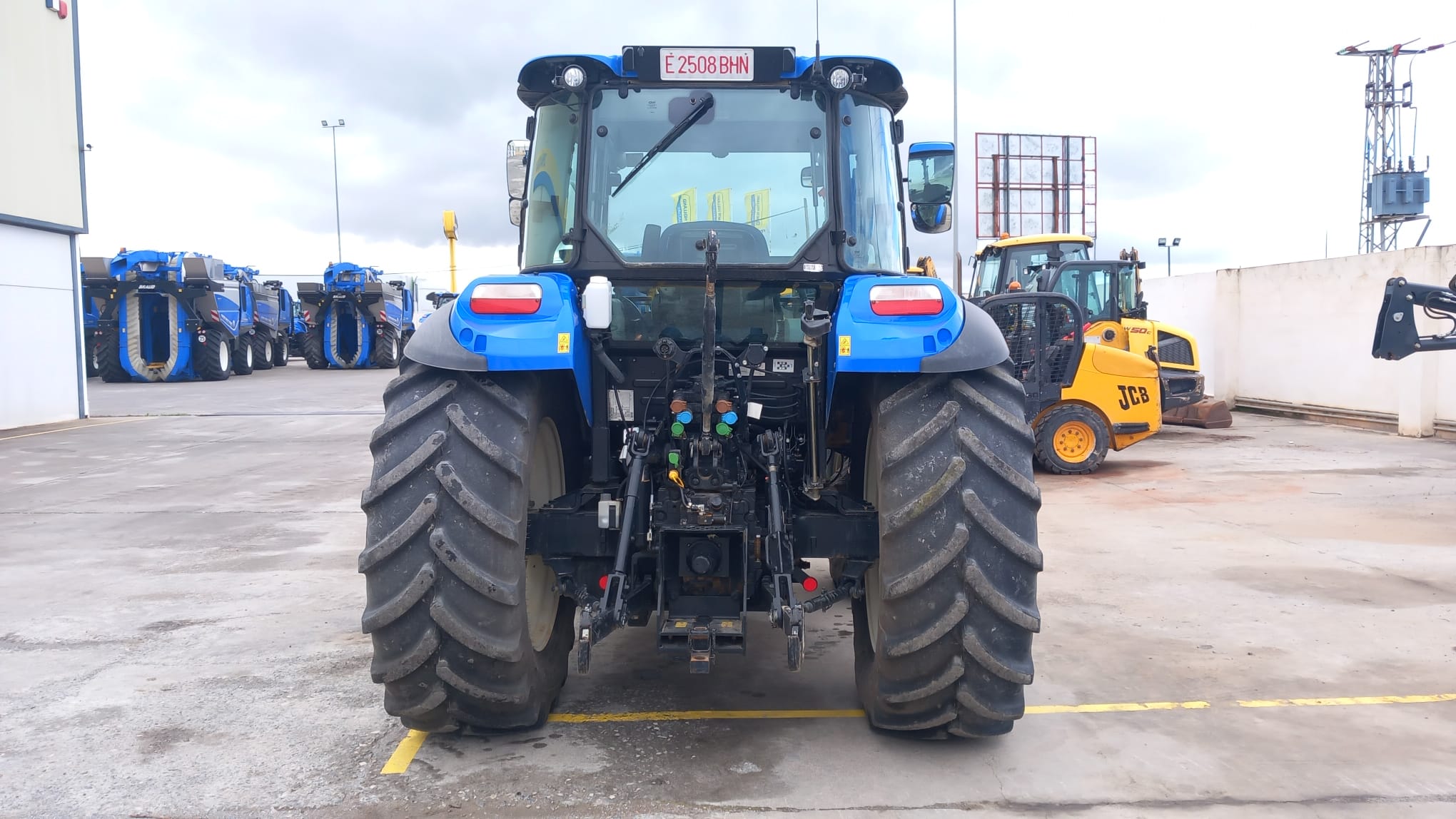 ALQUILER DE TRACTOR NEW HOLLAND T5115 15 GRANADA website