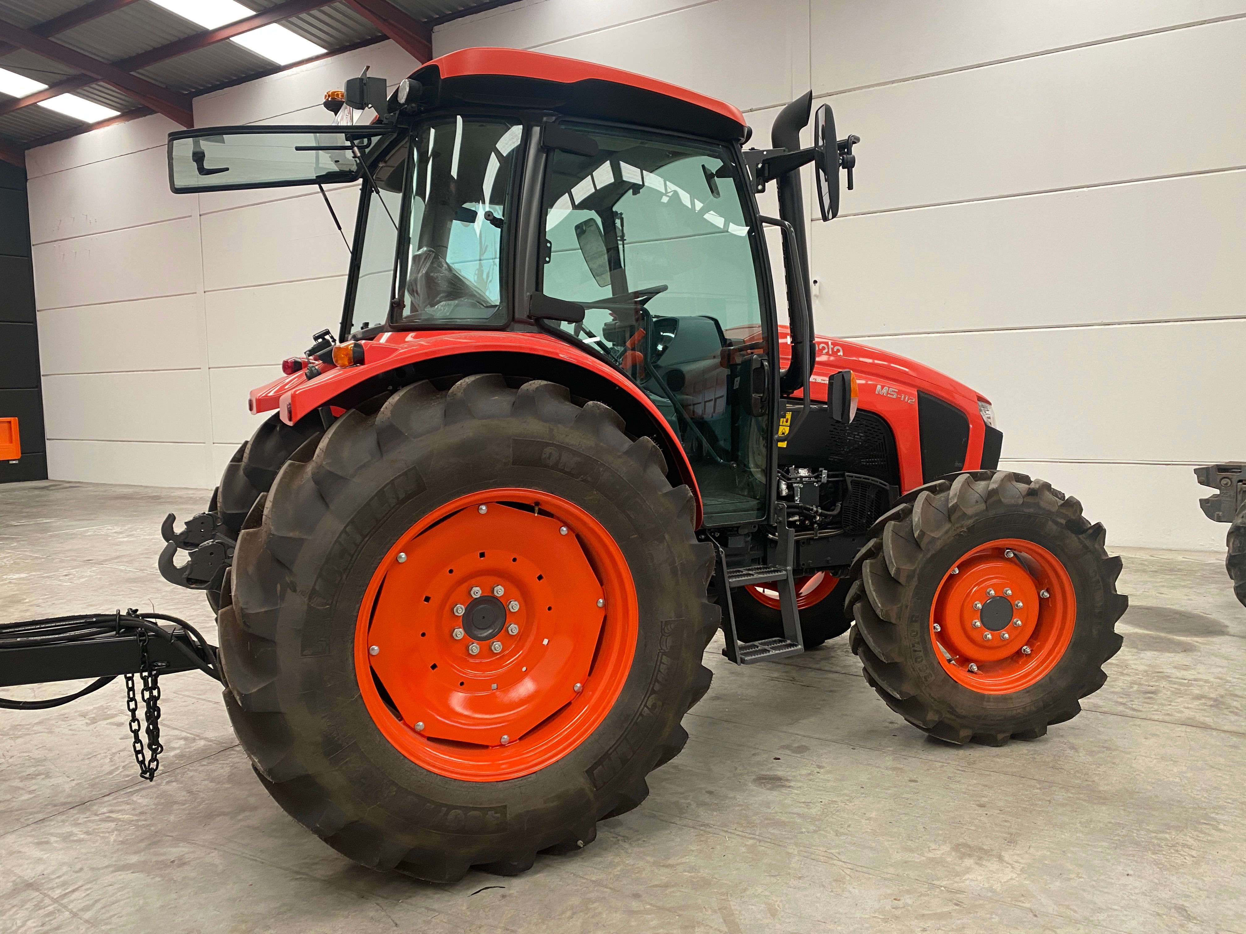 Alquiler de Tractor Kubota M5 112 Sin Pala  website