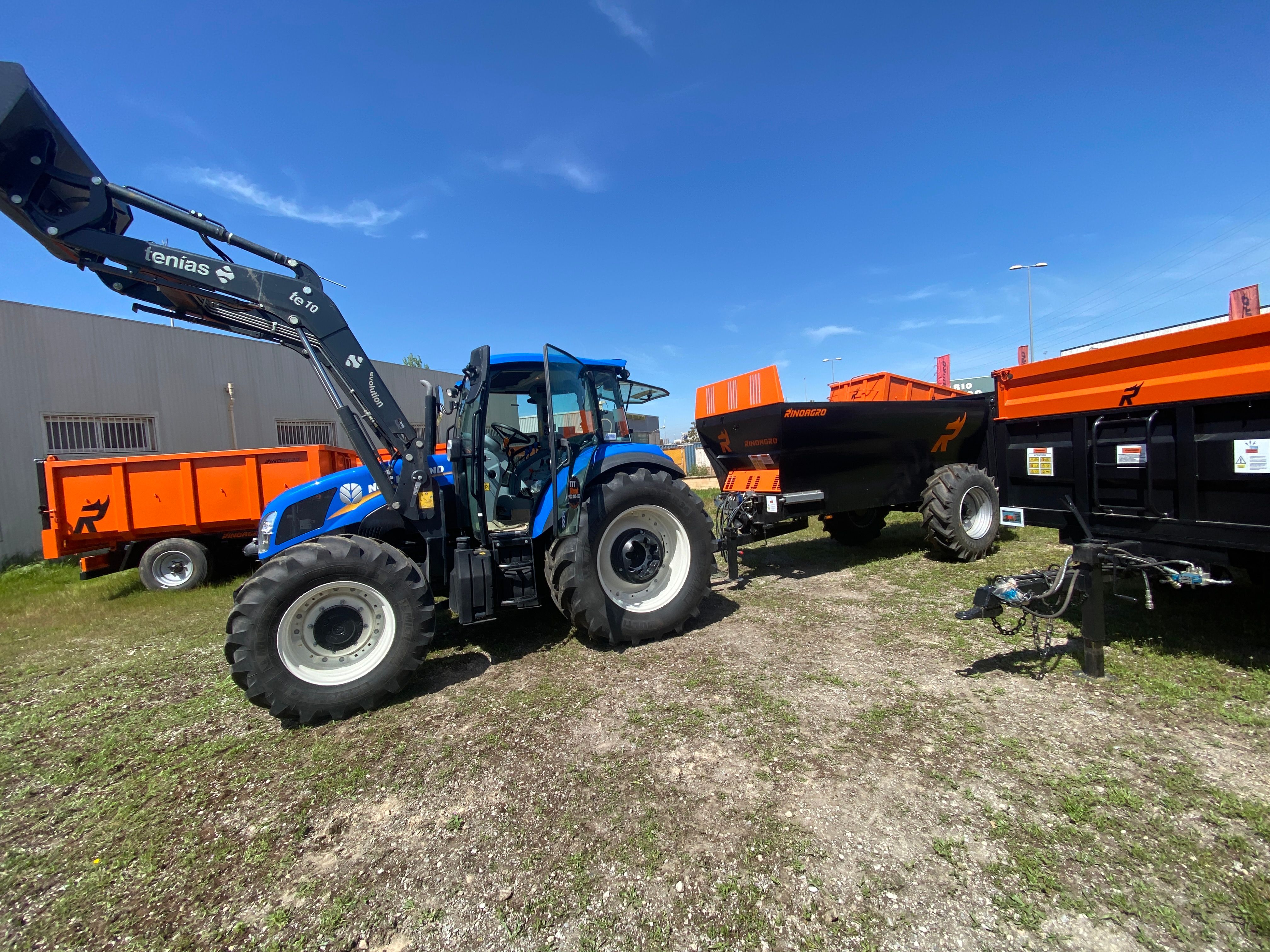 Alquiler de Tractor New Holland T5 115CV con Pala  website