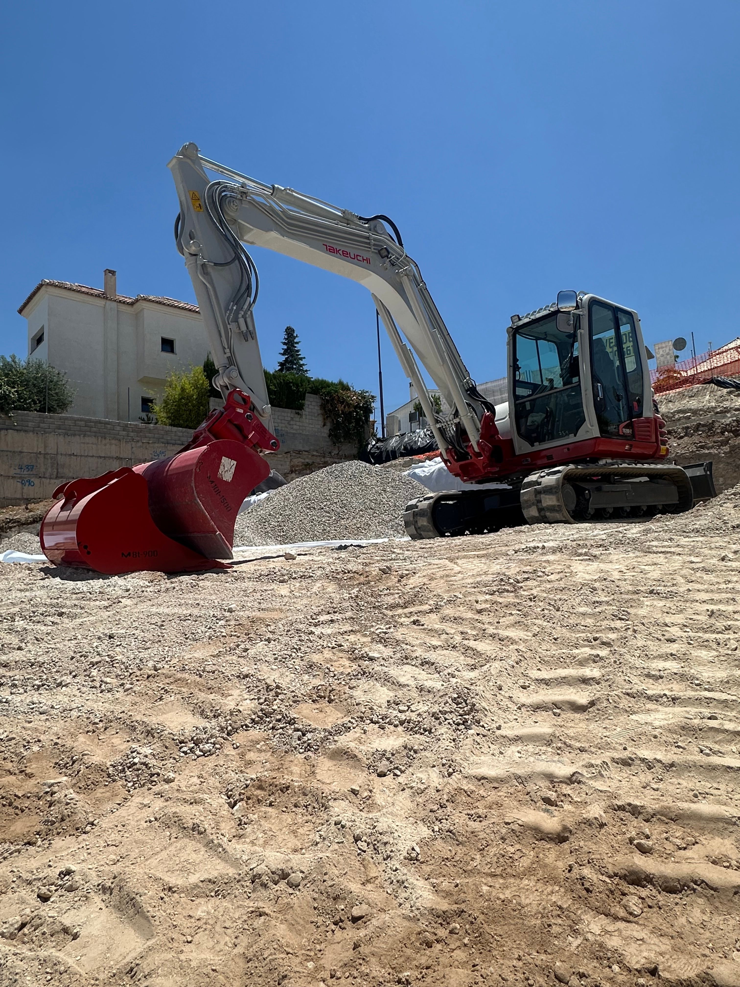 Alquiler Excavadora Giratoria Takeuchi en Granada TB290 website