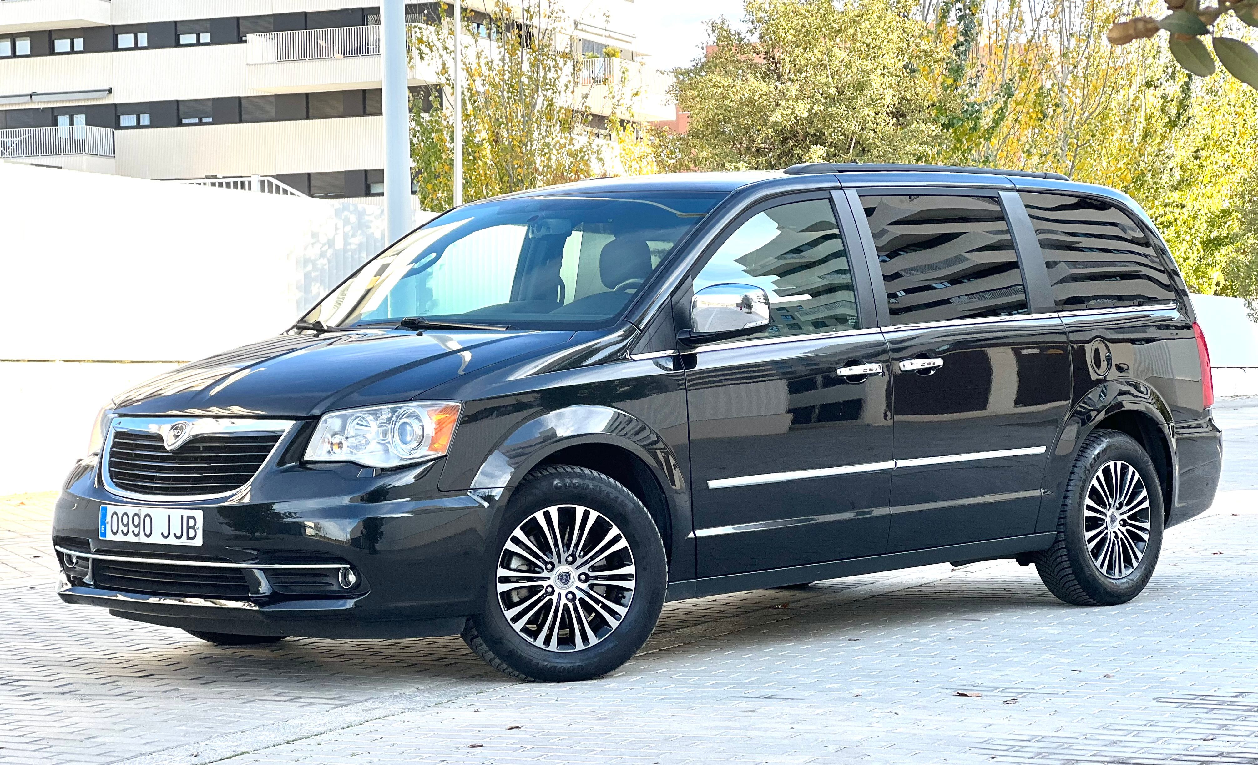Alquiler de Lancia Voyager edition S 7plazas website