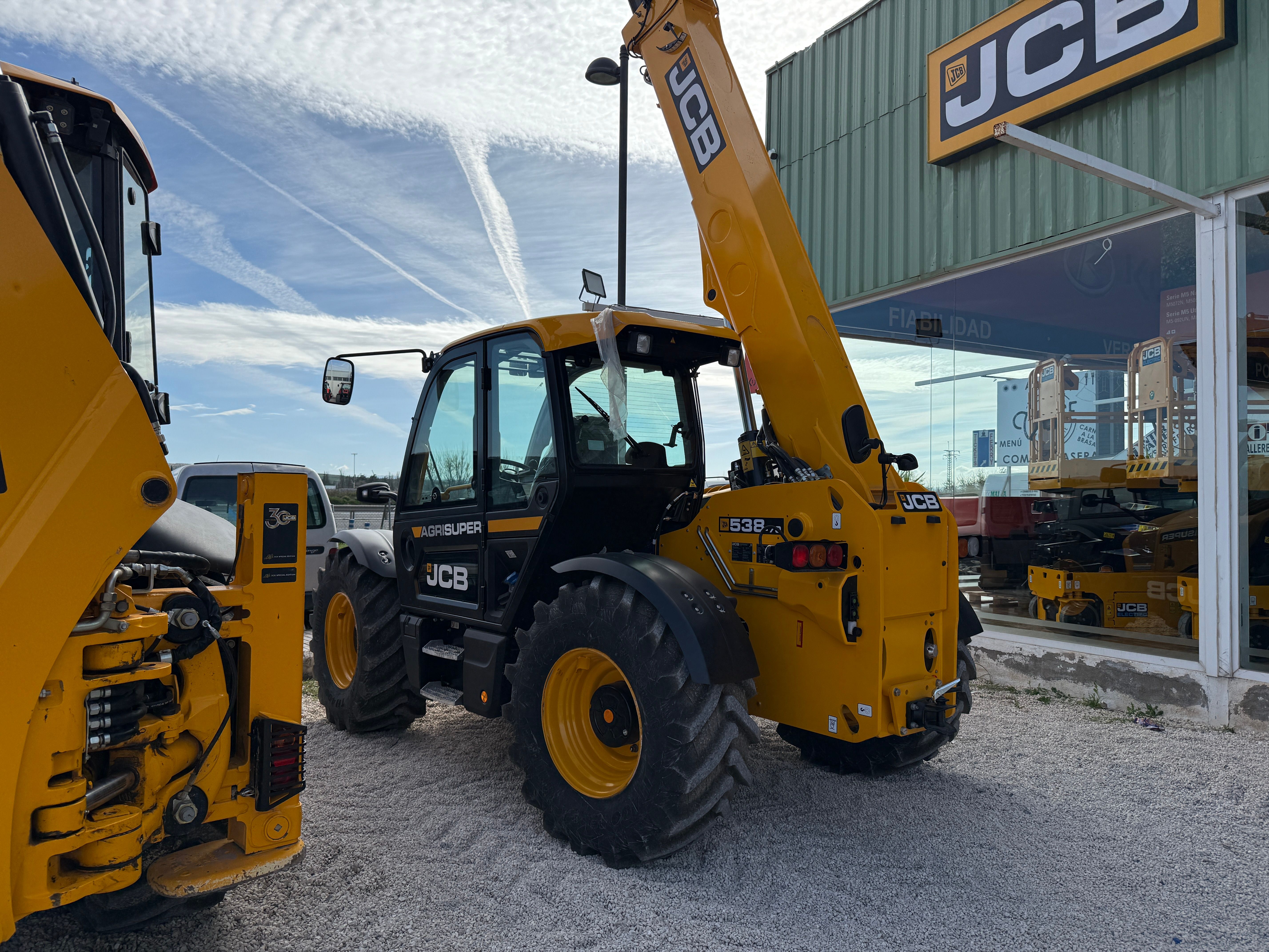 ALQUILER DE TELESCOPICA JCB EN GRANADA  website
