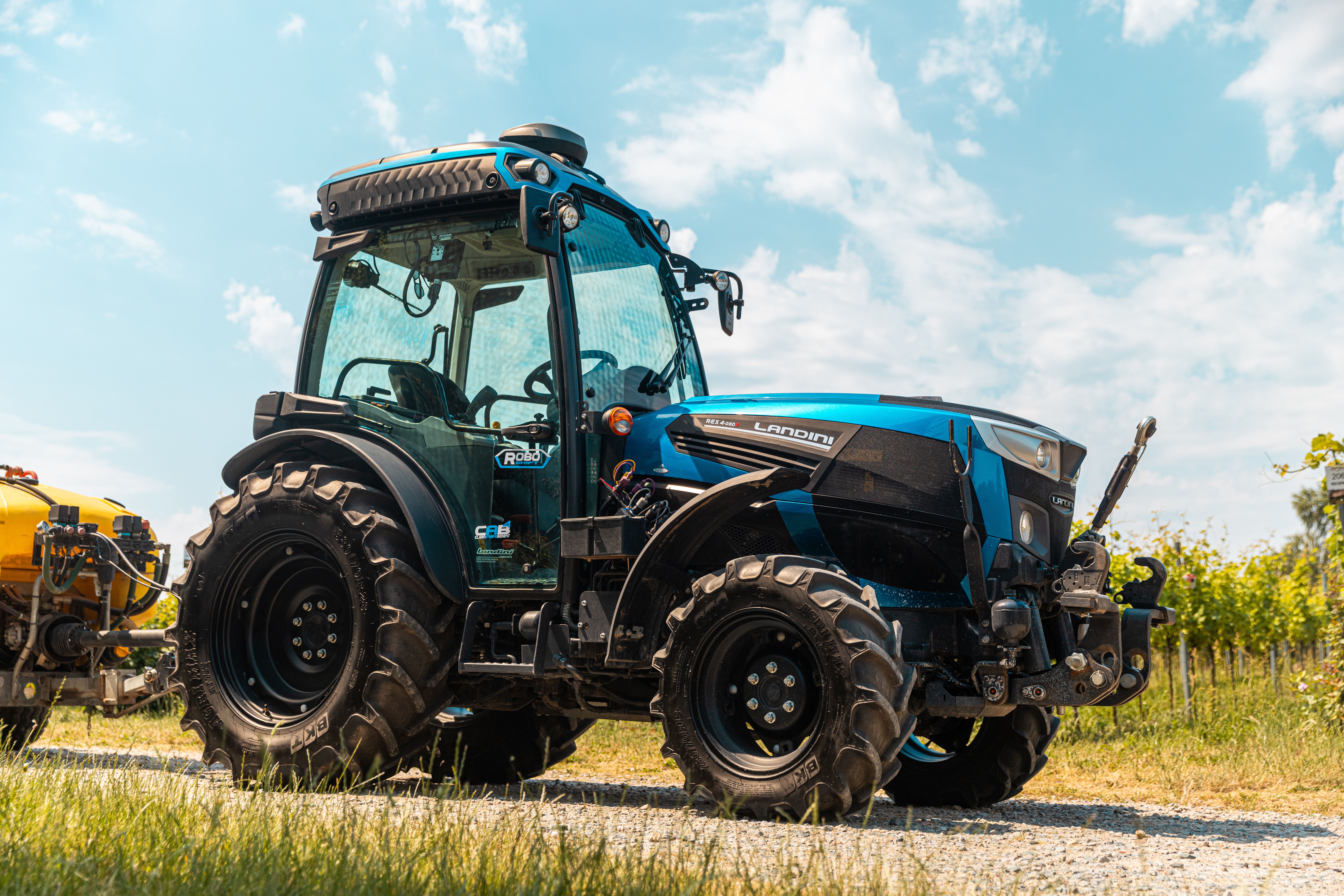 RENTING TRACTOR LANDINI REX4 FSVGT website
