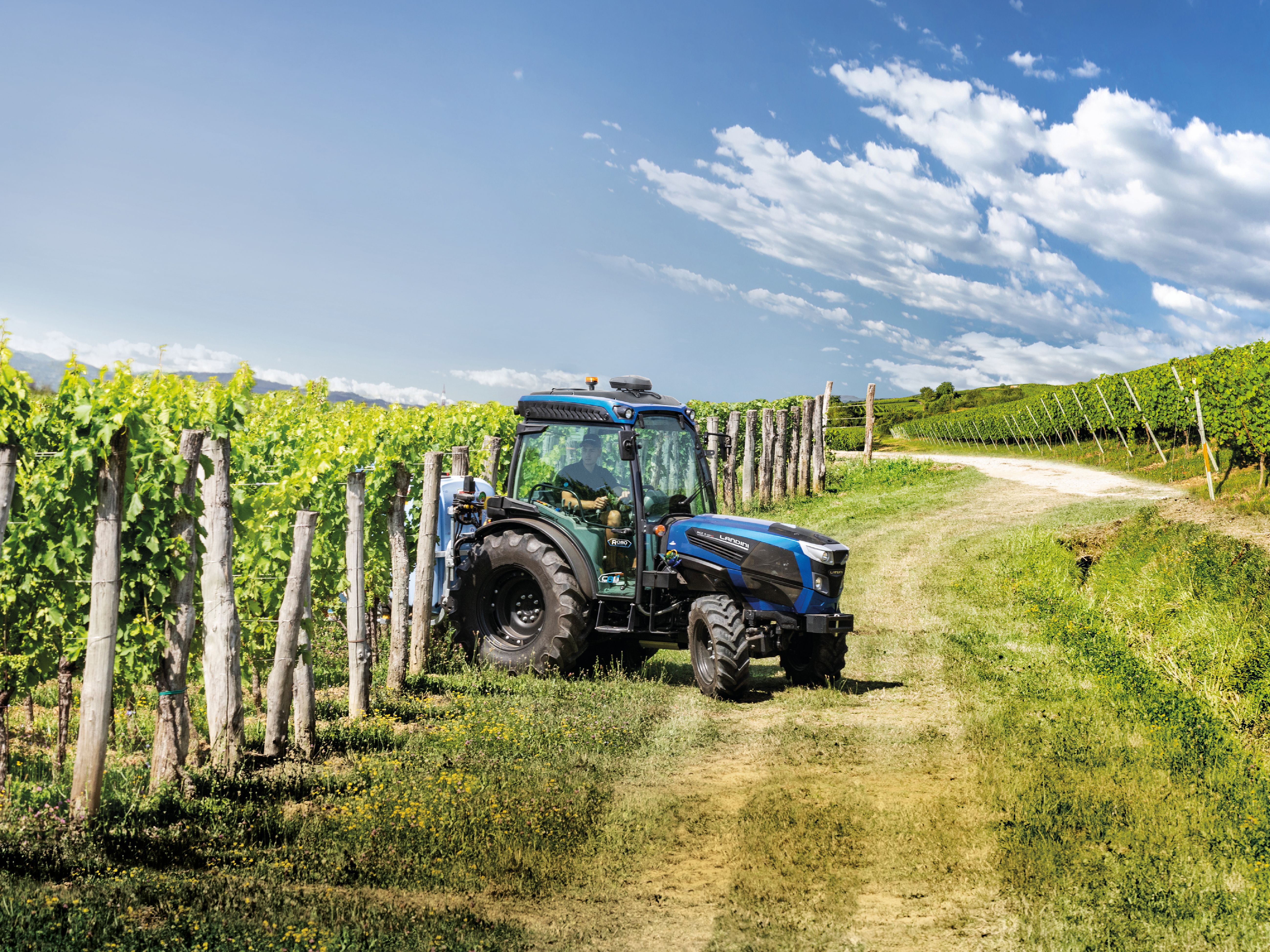 RENTING TRACTOR LANDINI REX4 website