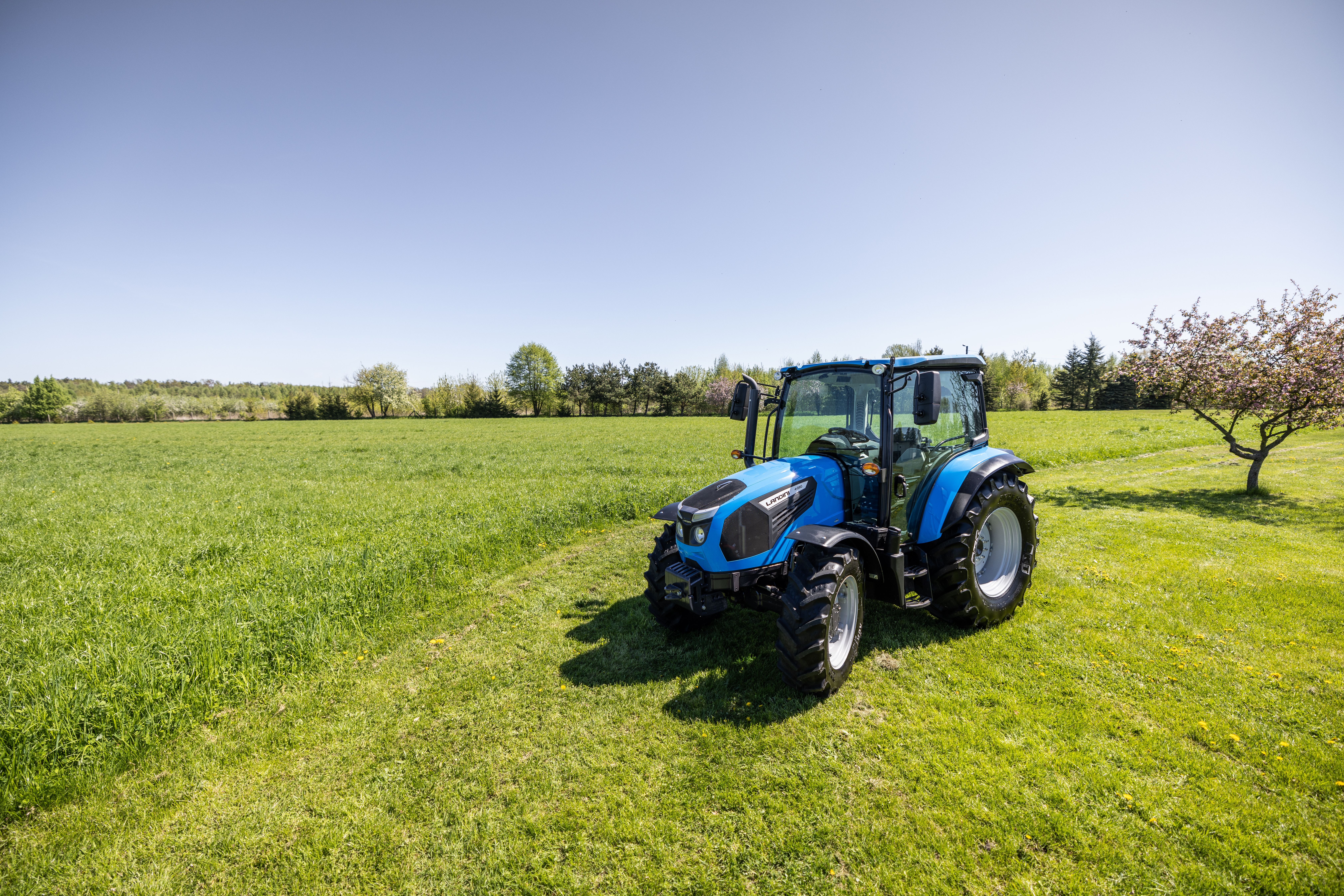RENTING TRACTOR LANDINI SERIE4 website
