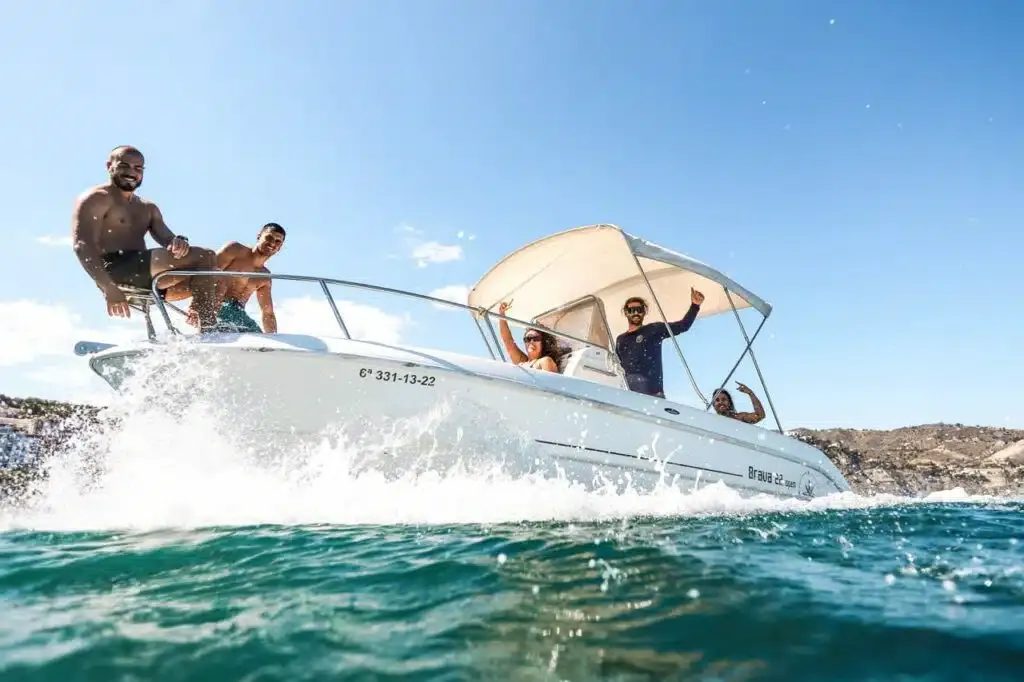 BARCO CON LICENCIA Mingolla Brava 22 Open website