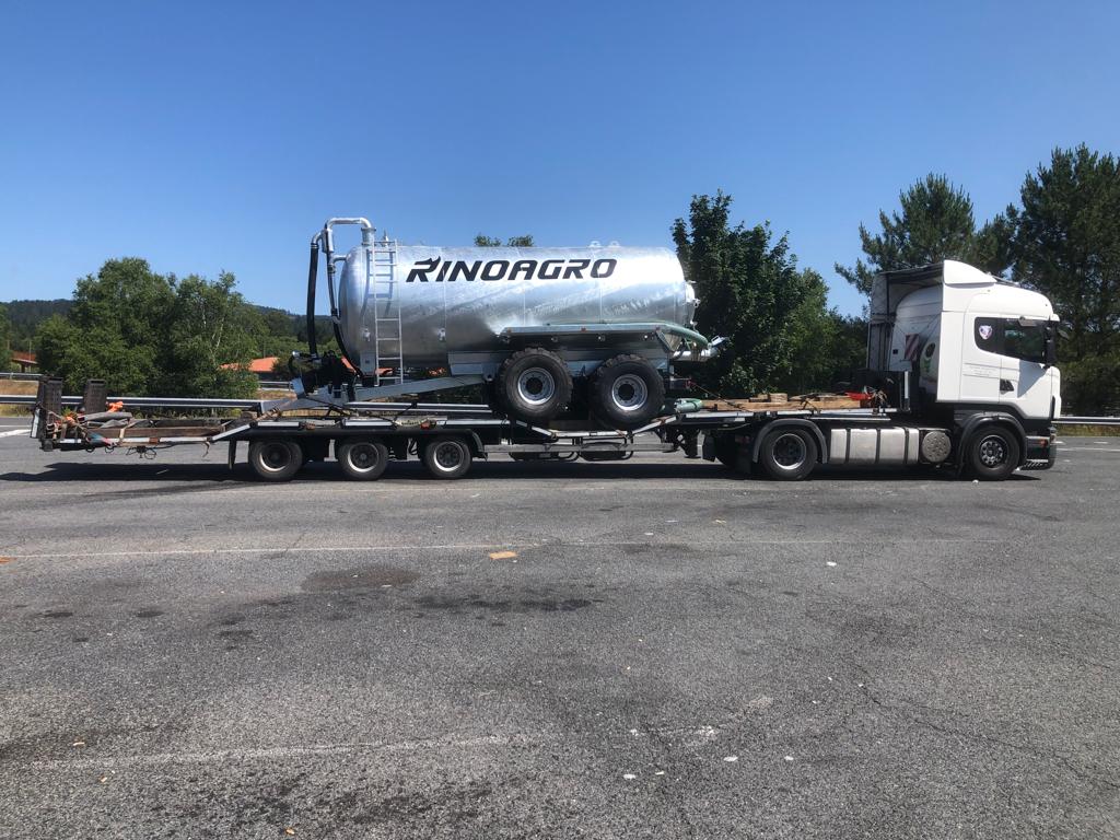 Alquiler Cisterna Galvanizada  de Agua 12000 litros Tandem  website