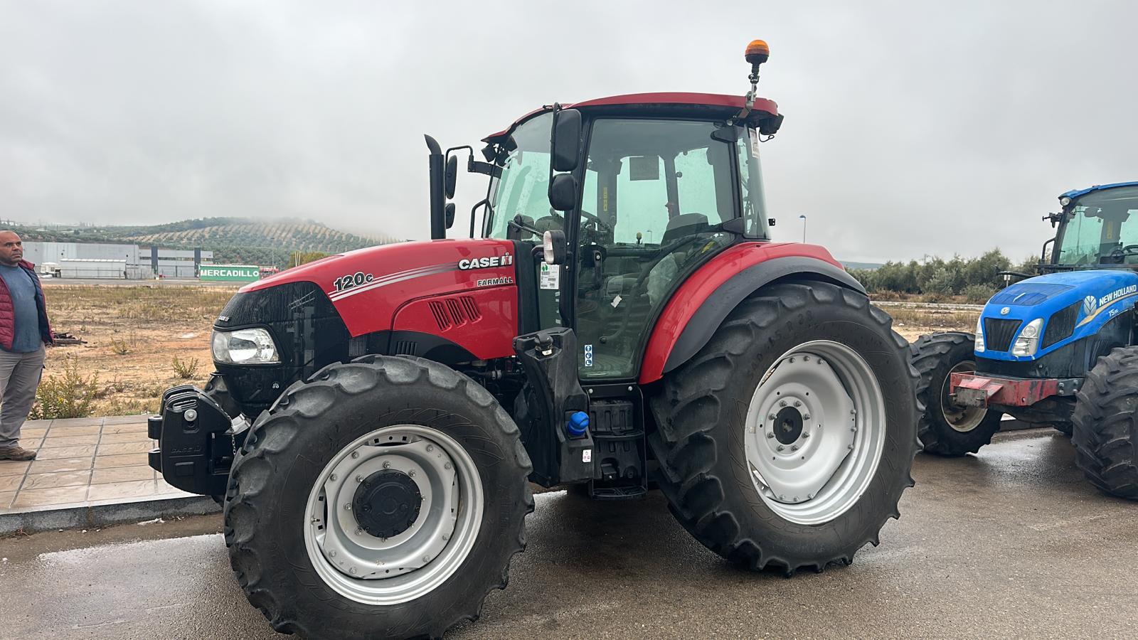Alquiler de Tractor Case Ih 120 C Farmall  Córdoba  website