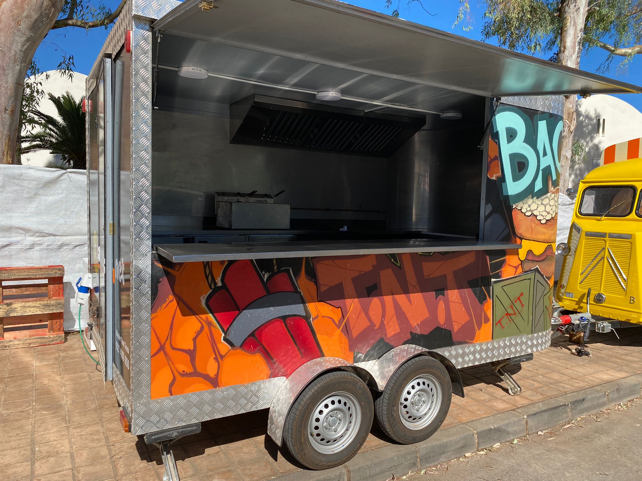 Alquiler de Remolque Food Truck para coche  website
