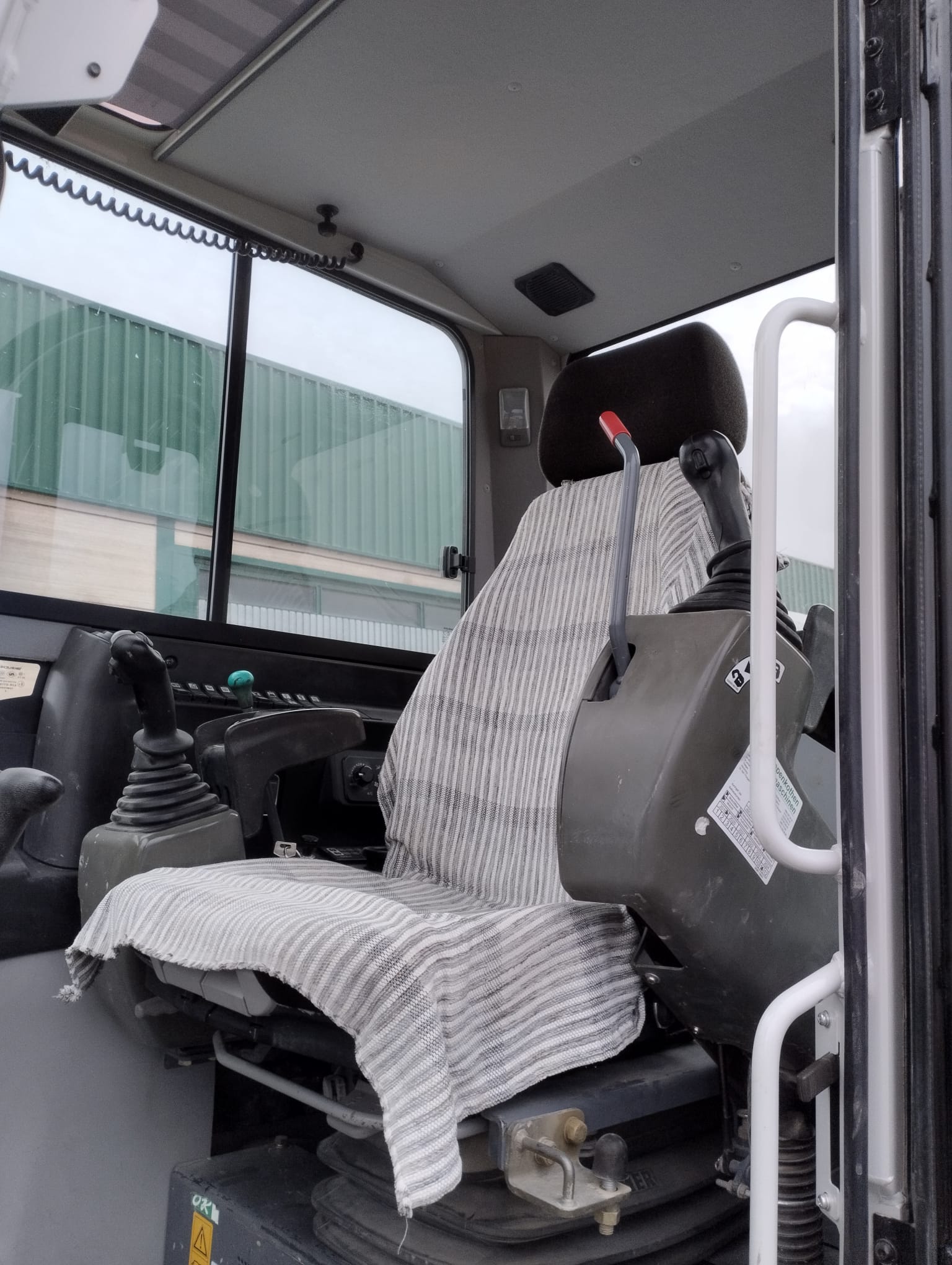 ALQUILER TAKEUCHI TB290 SEGUNDA MANO  website