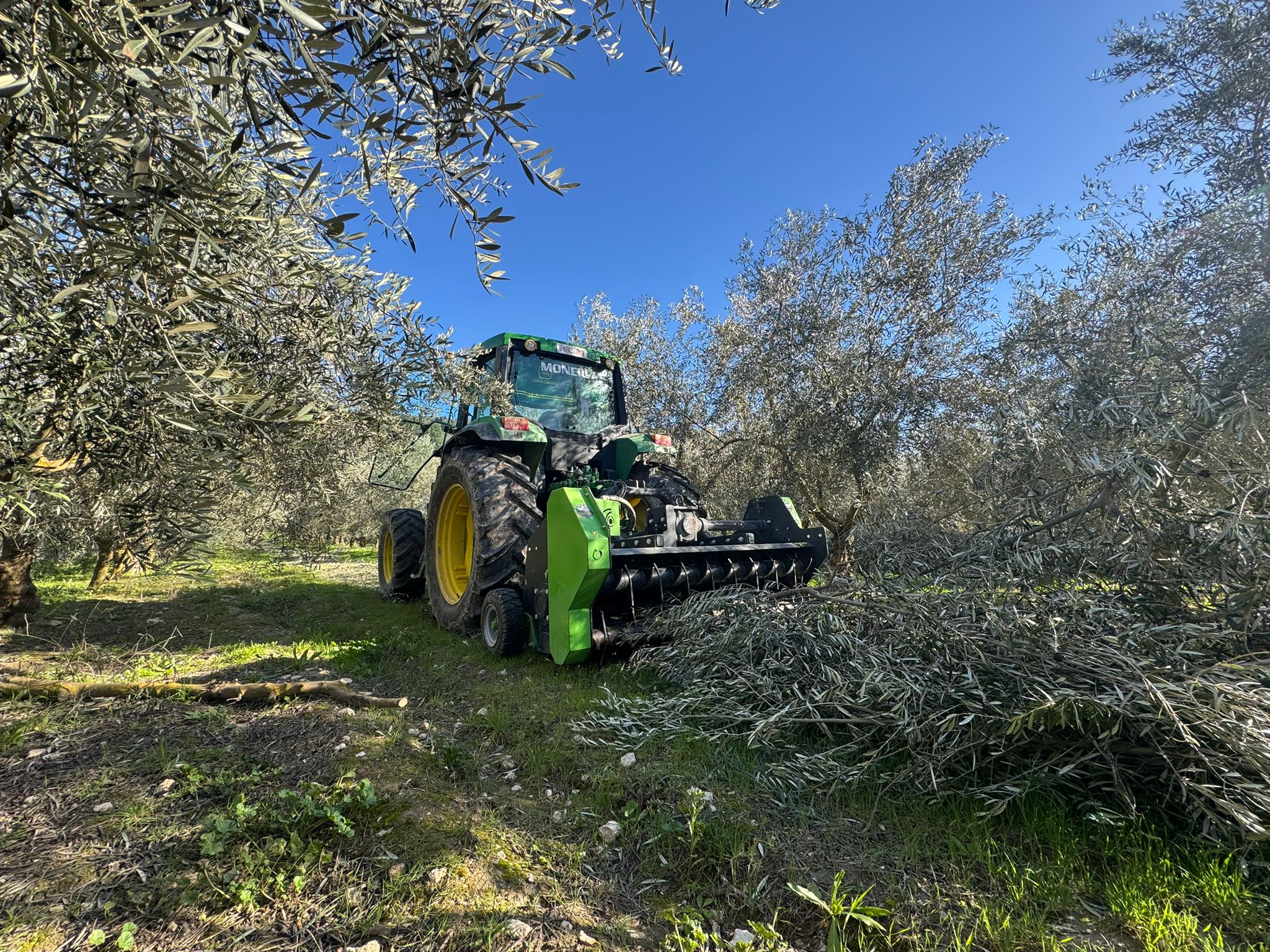 Servicios agrícolas a terceros en Alhama de Granada | Trabajos agrícolas profesionales en Granada website