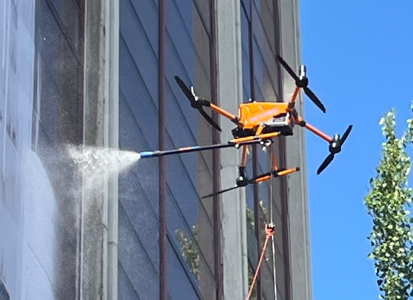 Limpieza de Infraestructuras en Altura con Dron website