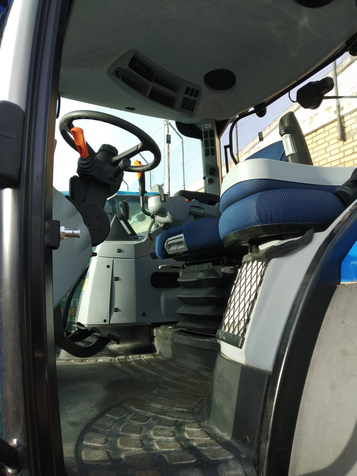 ALQUILER DE TRACTOR  NEW HOLLAND T6 160  LA RIOJA  website