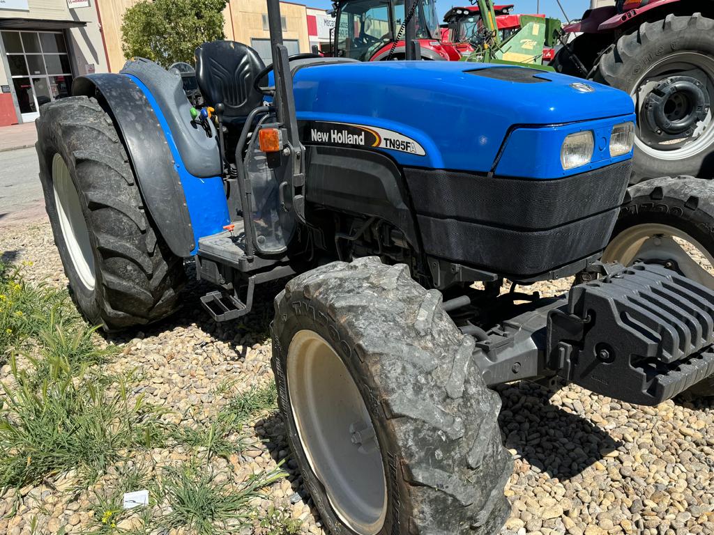 ALQUILER DE TRACTOR FRUTERO NEW HOLLAND GRANADA  website