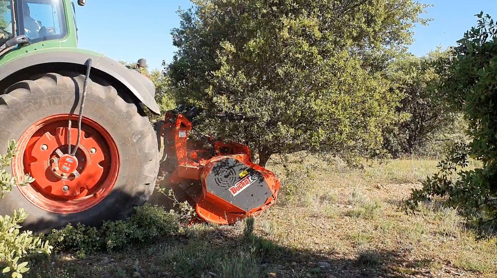 ALQUILER TRITURADORA MIXTA FORESTAPIEDRA MARCA BUGNOT website