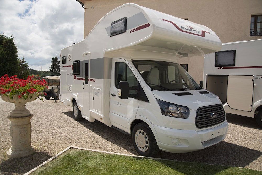 ALQUILER AUTOCARAVANA ROLLER TEAM 279M LERIDA website