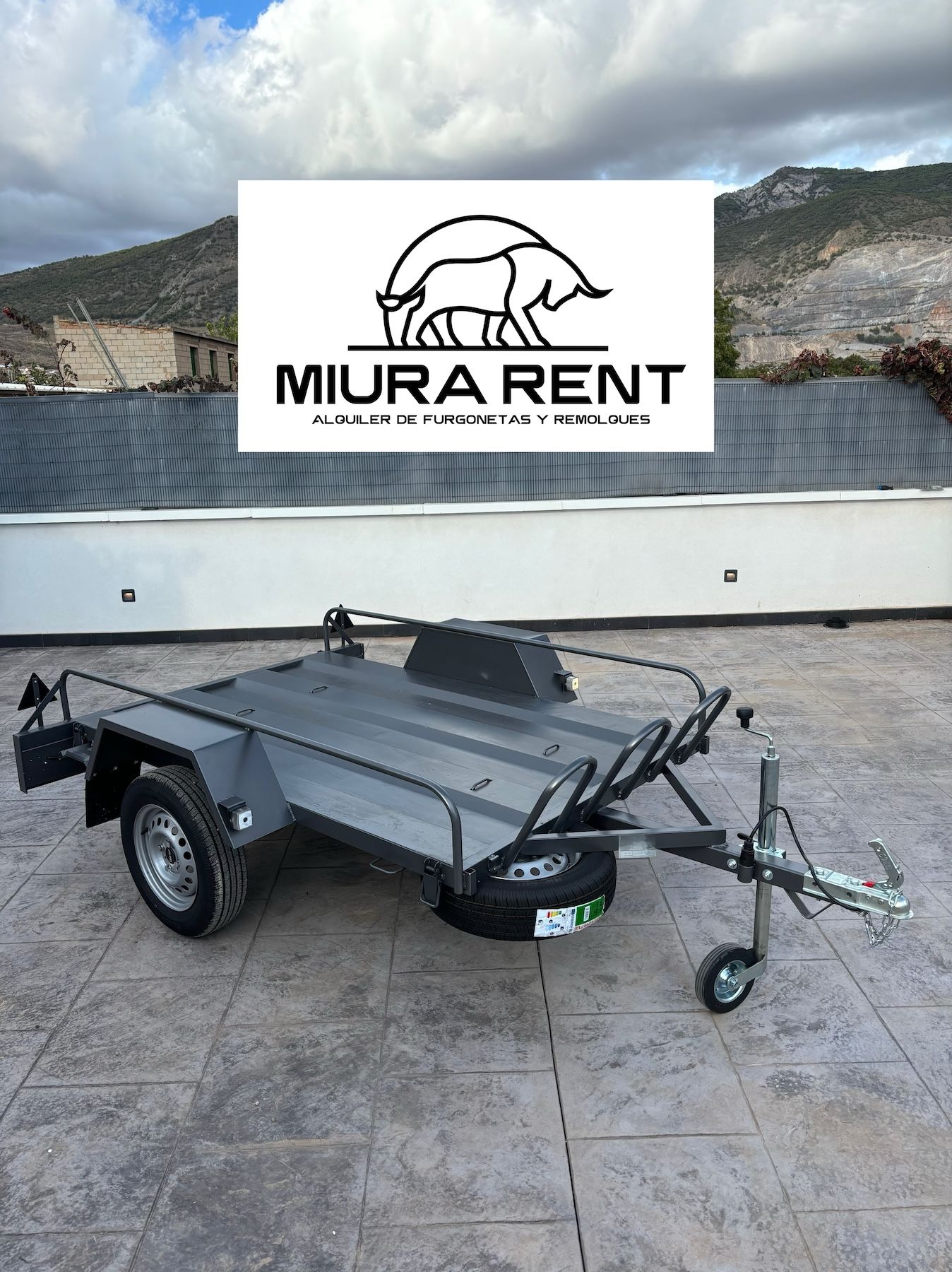 🏍️ Alquiler de Remolque para Motos en Granada – Con Rampa Incluida website